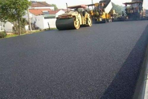 为什么在沥青路面行走特别安稳？