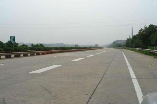 高速公路为什么用沥青？