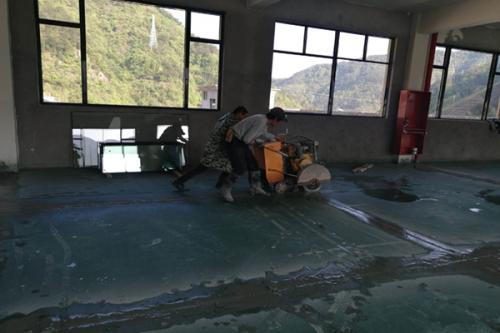 屋面沉降缝伸缩缝怎么做？