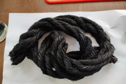 沥青麻绳在填缝中的作用